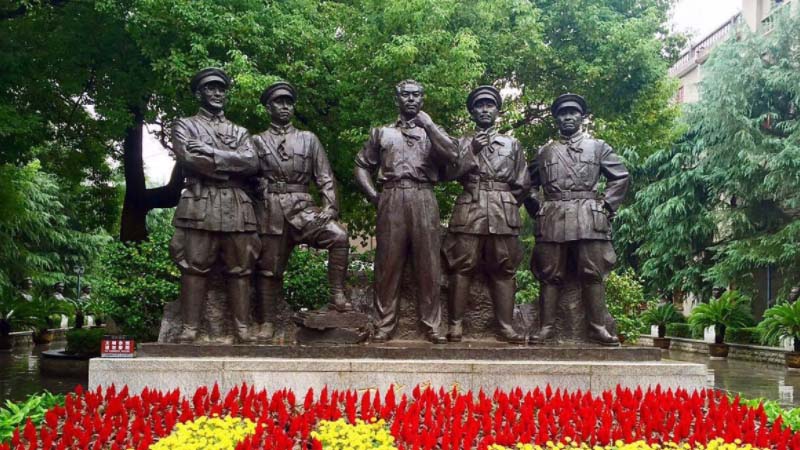 南昌八一起义纪念馆一代英豪雕塑